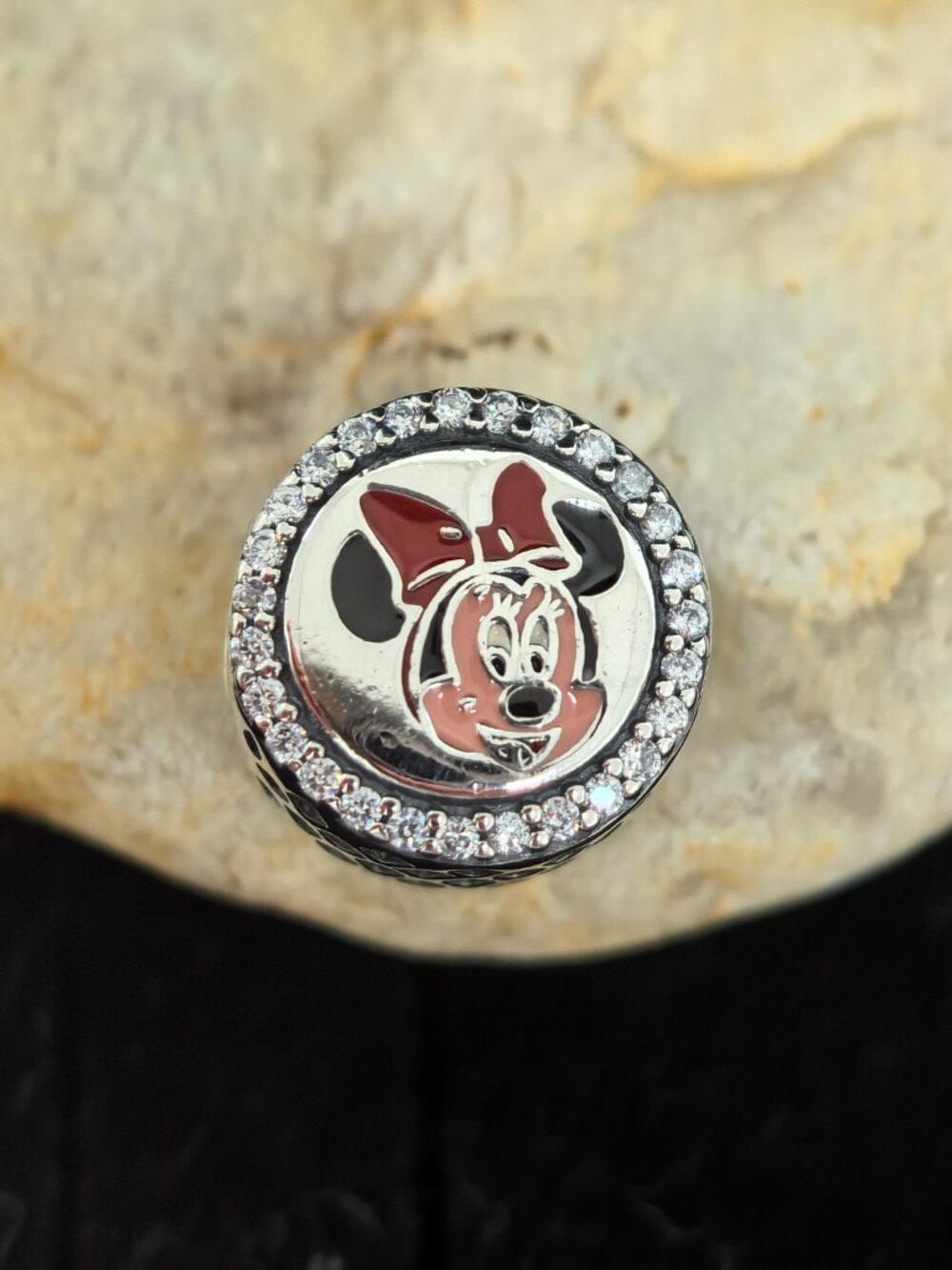 Pandora Disney Holiday Christmas MINNIE Mouse Mistletoe Kisses Charm (Women's)